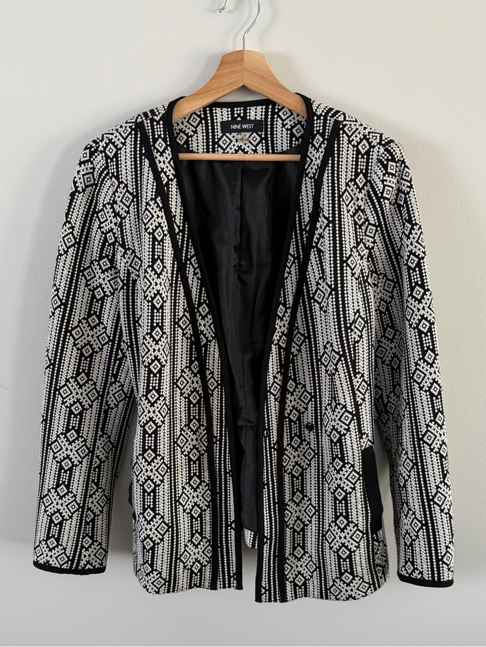 Nine West Black and White Geometric Open-Front Blazer